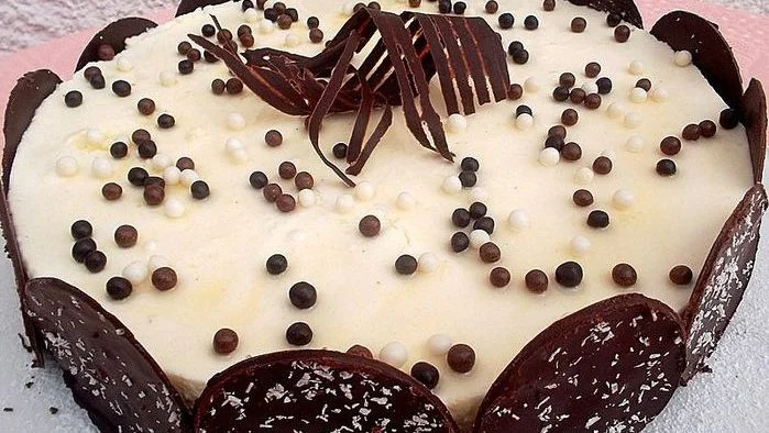 Gâteau Black & White – fondant au chocolat et mousse à la vanille